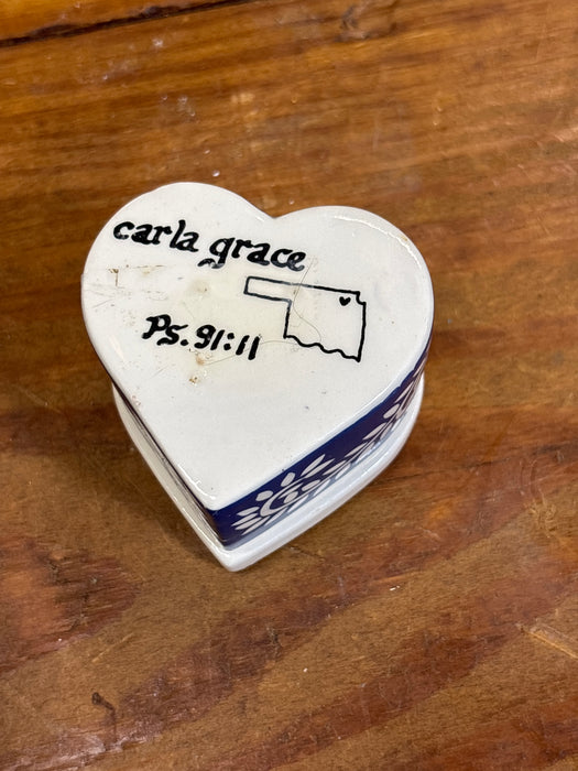 TINY PORCELAIN ANGEL HEART BOX