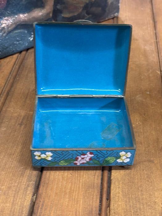 SMALL BLUE AND GREEN CLOISONNE BOX WITH FLOWERS