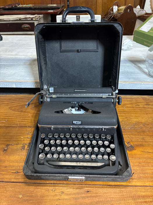 BLACK ROYAL ARISTOCRAT TYPE WRITER - AS FOUND
