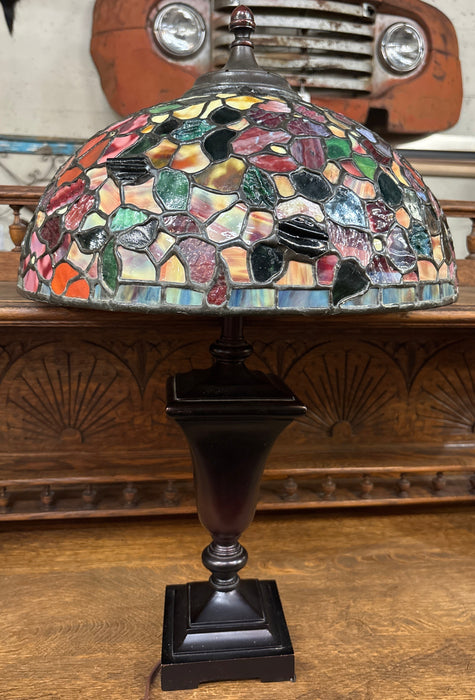 VINTAGE SIGNED SOMERS RED STAINED GLASS FLORAL LAMP