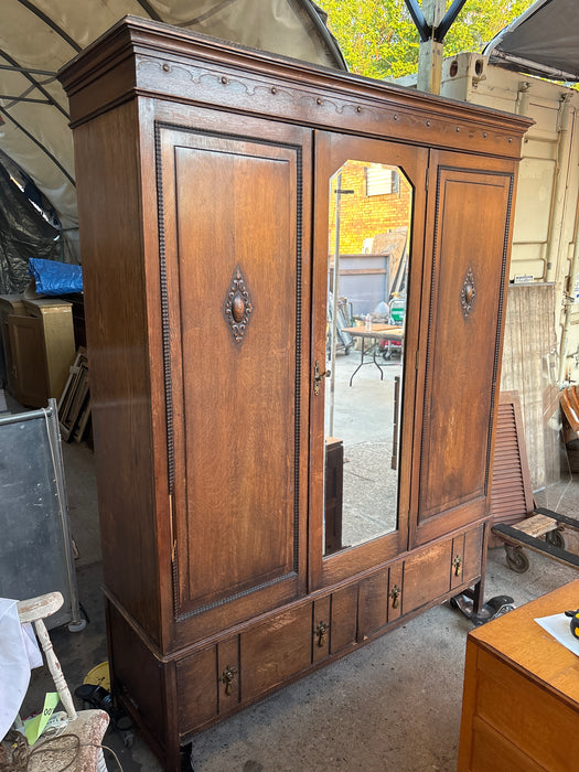 2 DOOR ENGLISH OAK WARDROBE WITH CENTER MIRROR