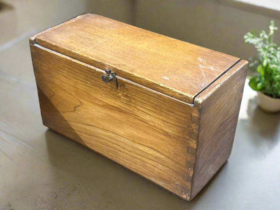ELM DOVETAILED WOOD BOX