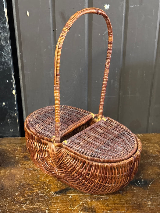 MEDIUM BROWN KIDNEY BASKET