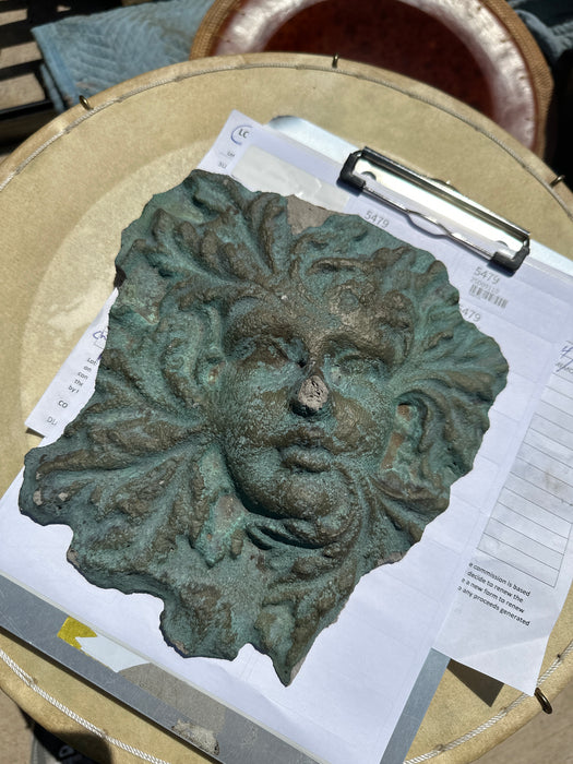 SMALL CONCRETE WOMAN MASK