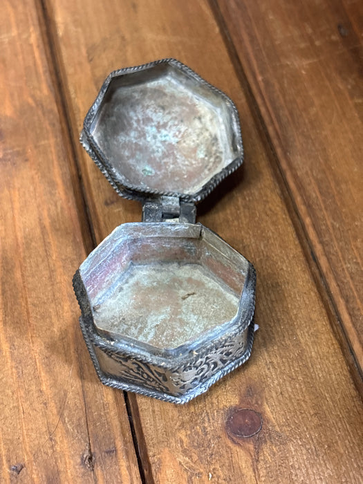 TINY METAL FLORAL HEPTAGON SHAPED BOX