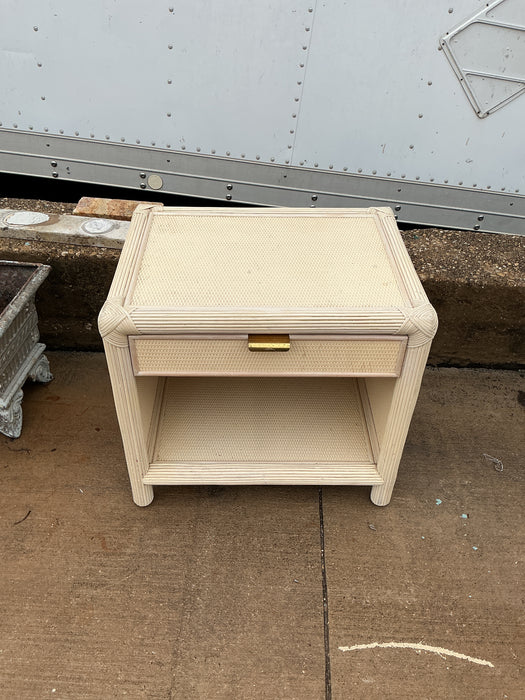 BAMBOO AND CANE LOOK SIDE STAND