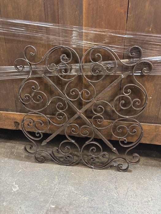 SCROLLY IRON LEAF PANEL