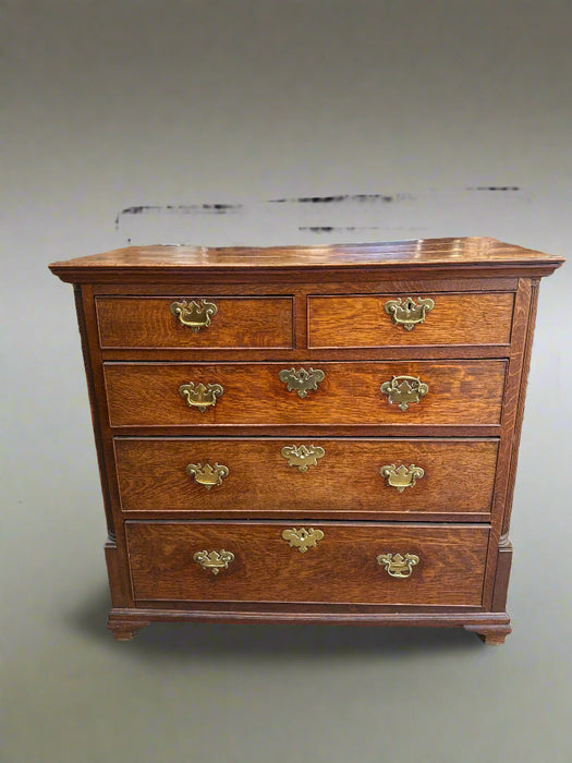 EARLY GEORGIAN CHEST