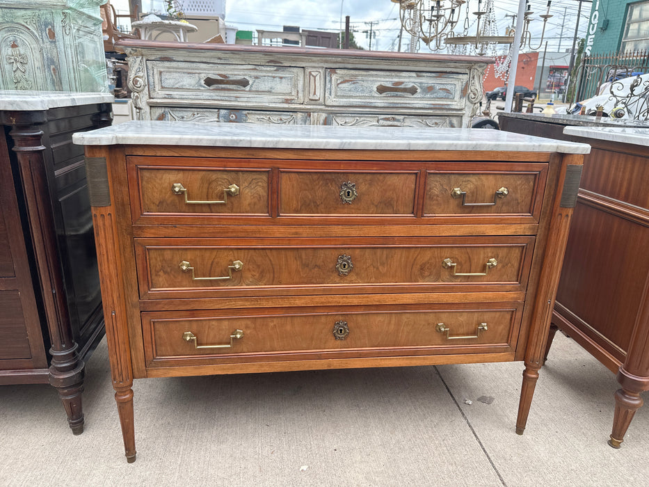 SMALL LOUIS XVI WHITE MARBLE 5 DRAWER CHEST WITH FIGURED WALNUT