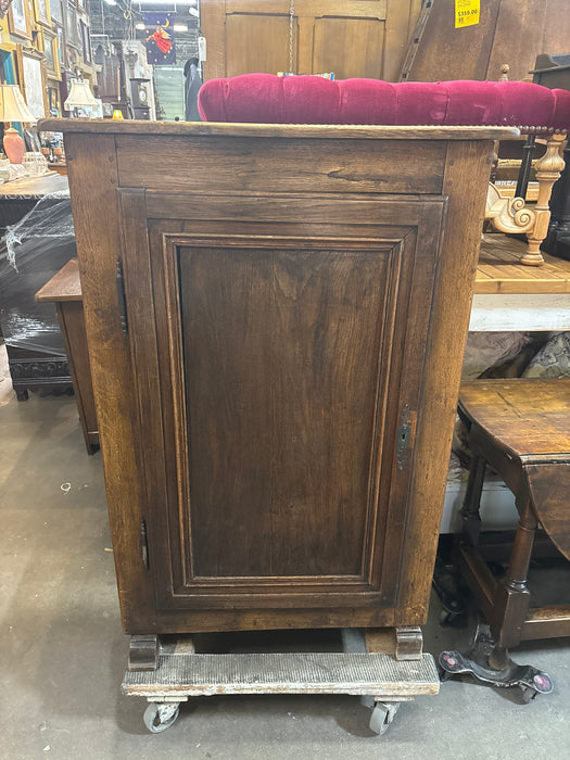 SHALLOW OAK RUSTIC JAM CABINET