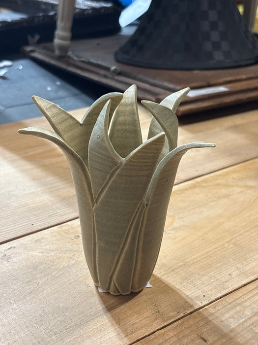 SMALL GRASS SHAPED FREE FORM POTTERY VASE