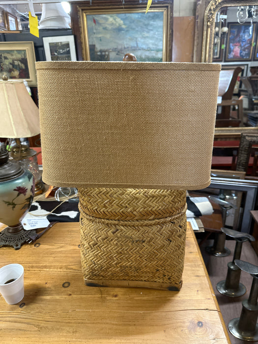 WICKER BASKET LAMP WITH SISAL SHADE