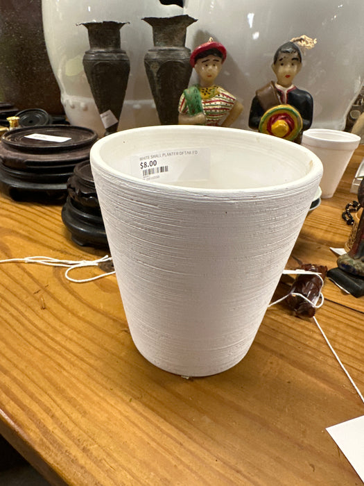 WHITE SMALL PLANTER DETAILED