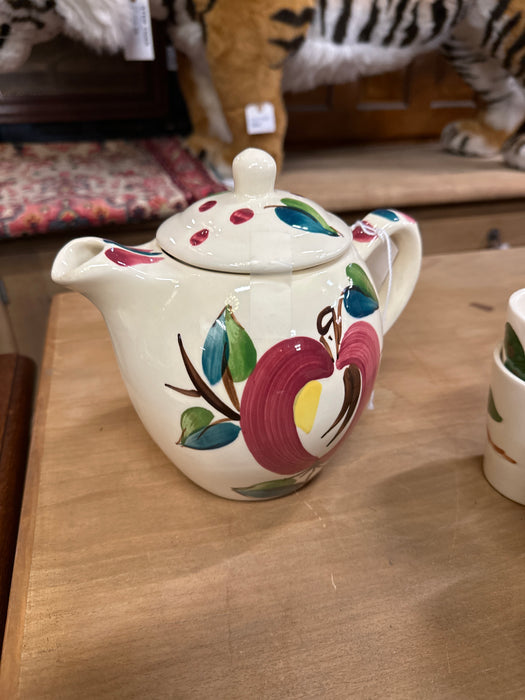 FOLKART TEAPOT WITH APPLES