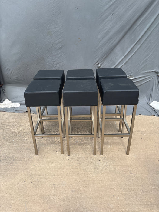 SET OF 6 CHROME AND BLACK LEATHER BAR STOOLS