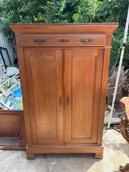 TALL 2 DOOR OAK LOUIS PHILLIPE CABINET