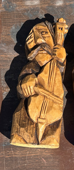 CARVED WOOD  MUSICIAN