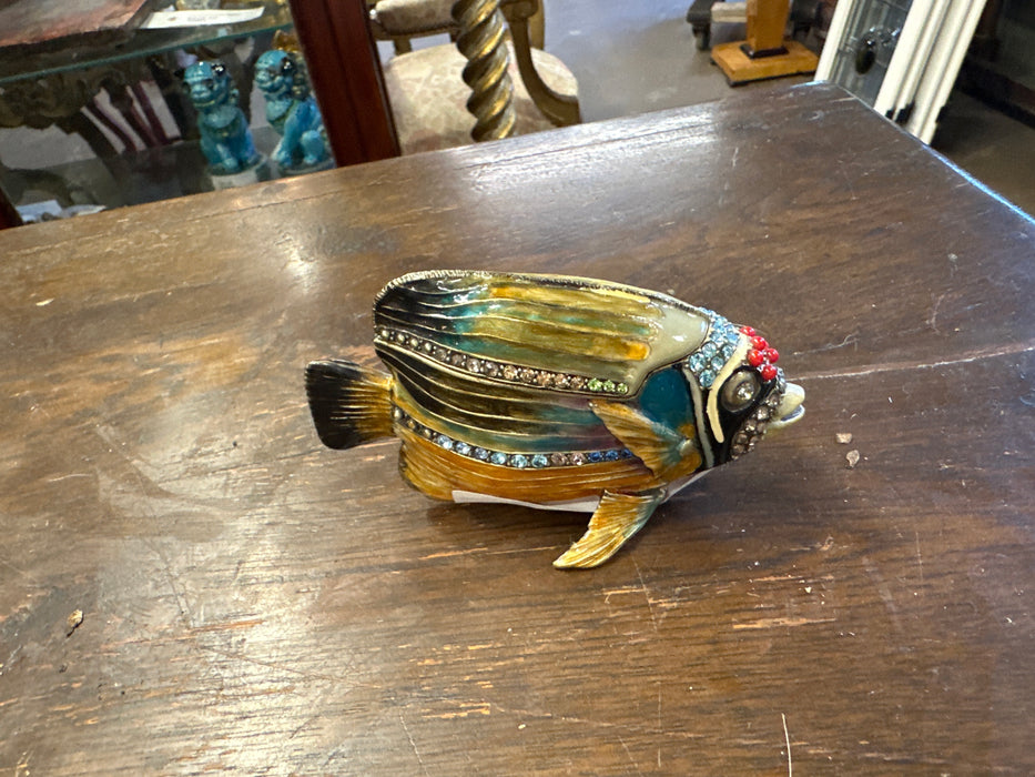 SMALL ENAMELED AND JEWELED FISH BOX