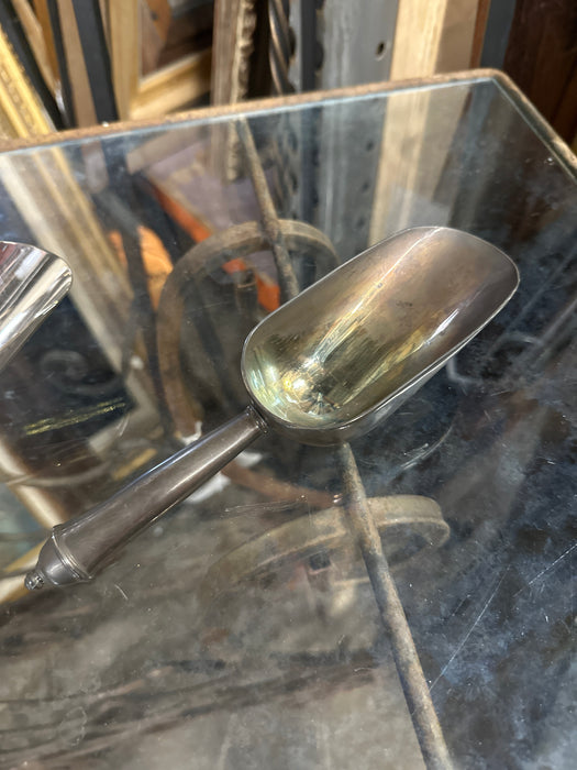 SIMPLE SILVER PLATE SCOOP