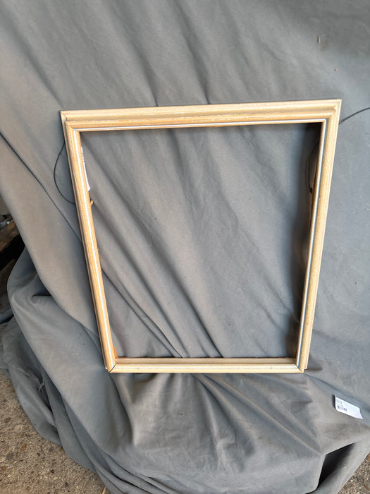 SMALL SIMPLE WHITE WASHED FRAME