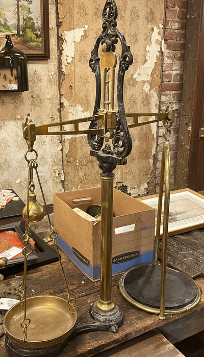 W + T WEIGHT SCALE