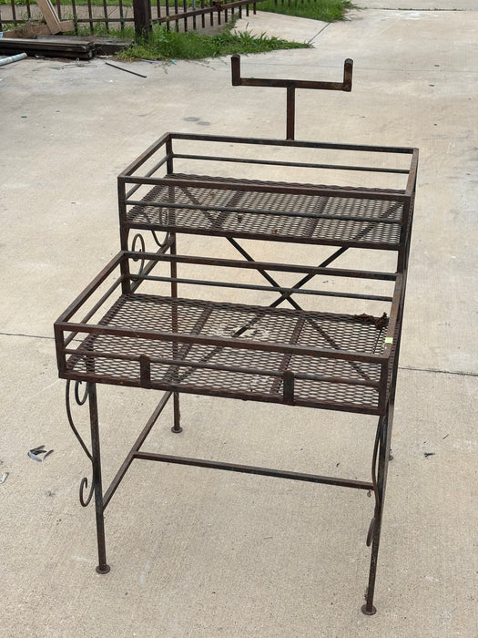 LARGE METAL FLOWER STAND WITH CLIP FOR SIGN