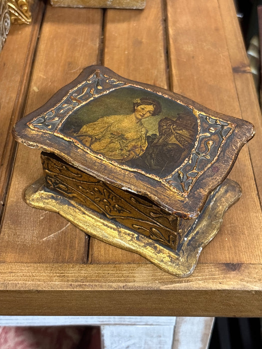 MEDIUM DARK GOLD FLORENTINE BOX WITH PORTRAIT OF WOMAN
