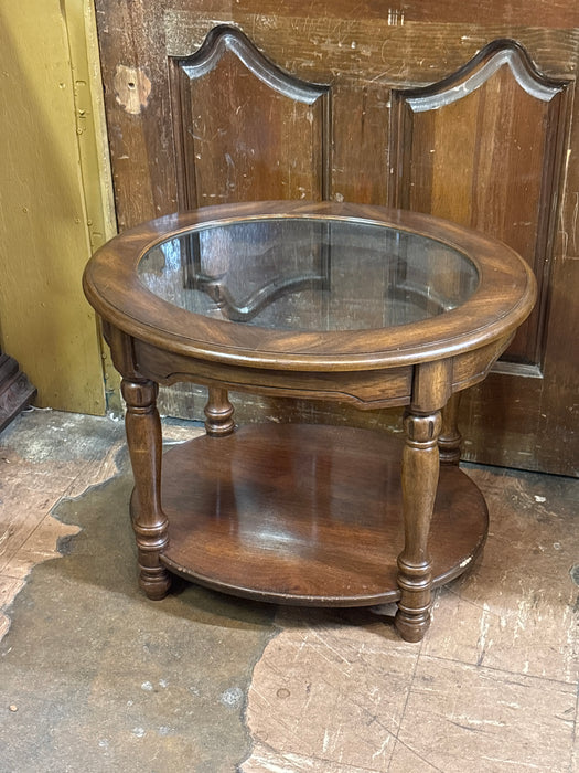 OVAL SIDE TABLE WITH GLASS TOP