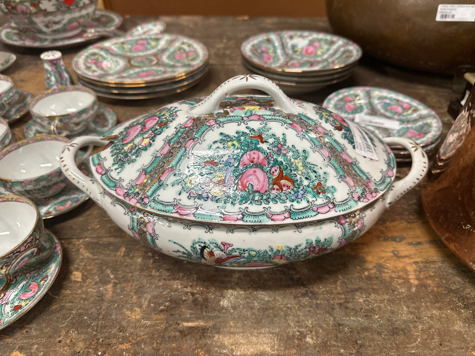 ROSE FAMILLE CHINA COVERED DISH