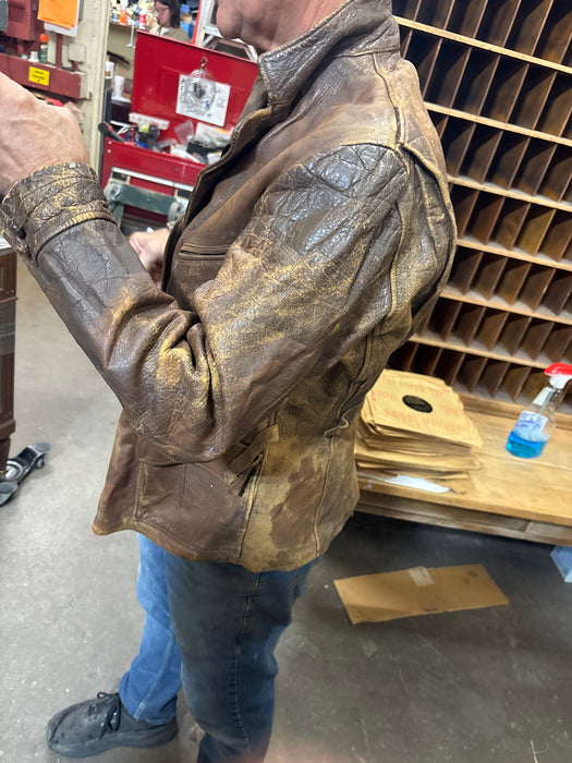 OLD LEATHER JACKET