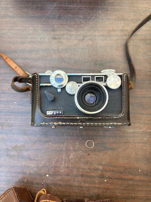 VINTAGE ARGUS CAMERA