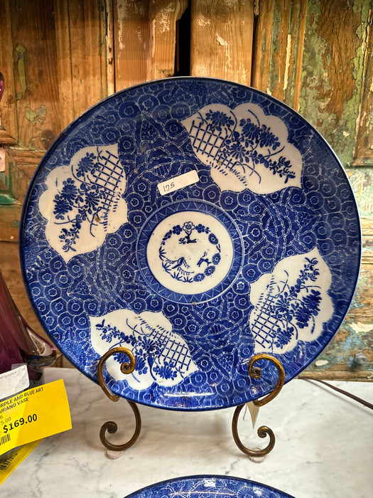 BLUE AND WHITE IMARI 14" CHARGER