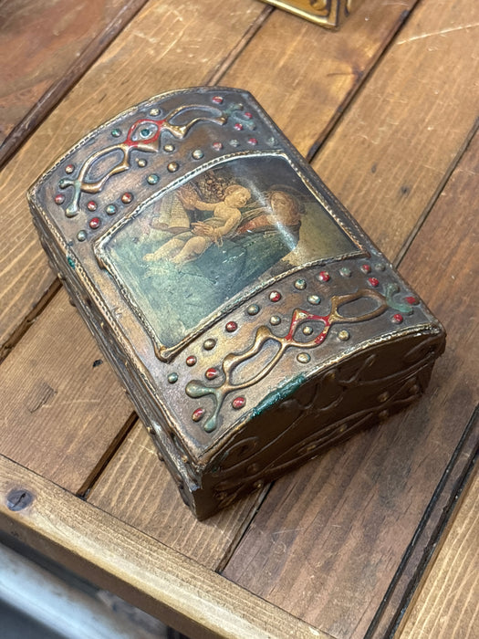 MEDIUM DARK GOLD, RED AND BLUE DOMED FLORENTINE BOX WITH PORTRAIT OF WOMAN READING TO BABY