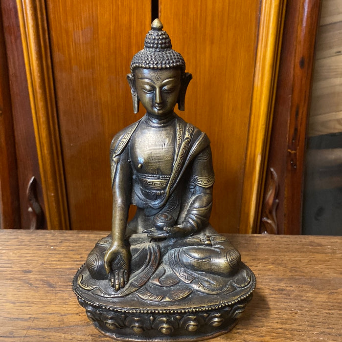 BRONZE MEDITATING BUDDHA