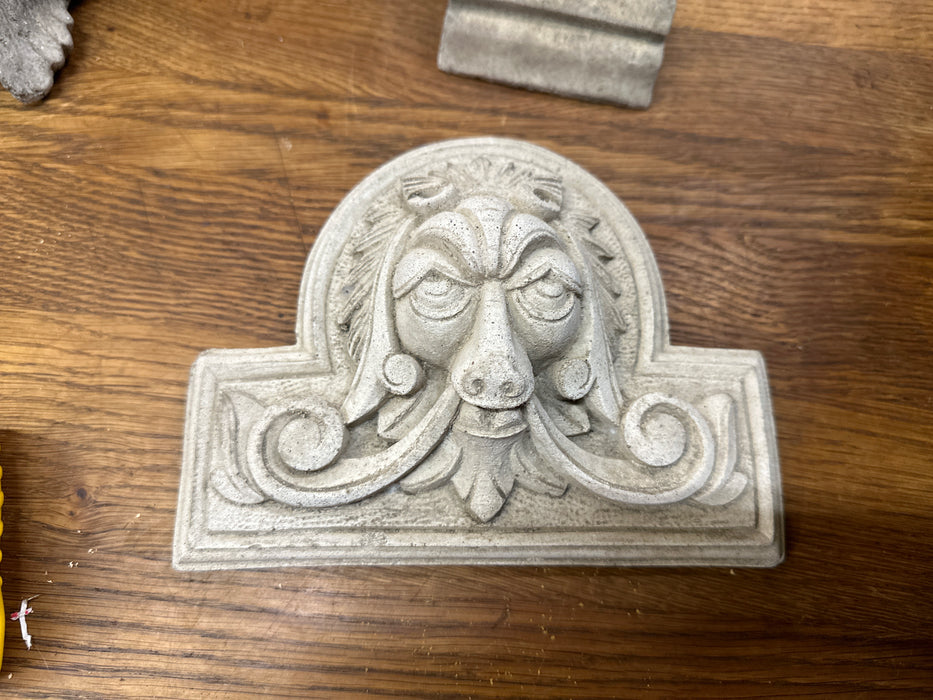 CAST CONCRETE LION PLAQUE