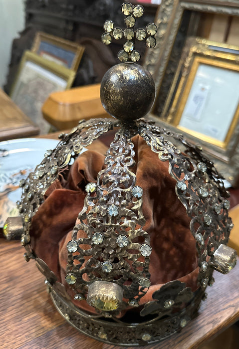 LARGE GOLD CROWN