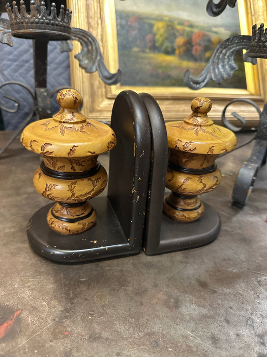 PAIR OF FINIAL BOOKENDS