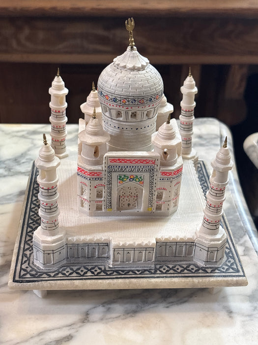 WHITE MOSQUE STATUE