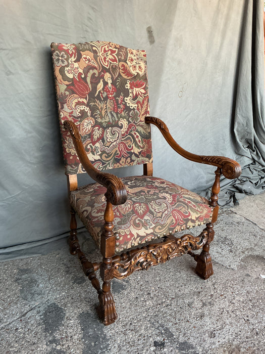 RED AND GREEN UPHOLSTERED FLEMISH PAW FEET THRONE CHAIR