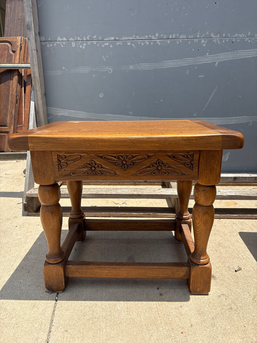 PAIR OF WOODEN SIDE TABLES WITH DRAWERS