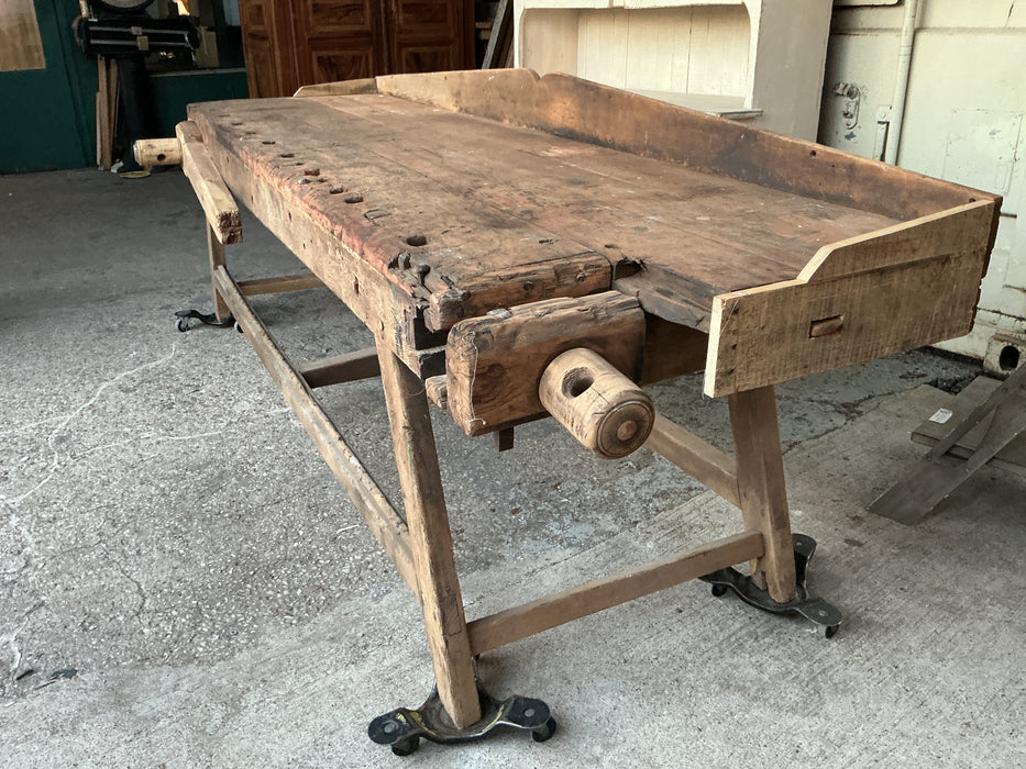 SPLAYED LEG WORKBENCH WITH BACKSPLASH AND VISE