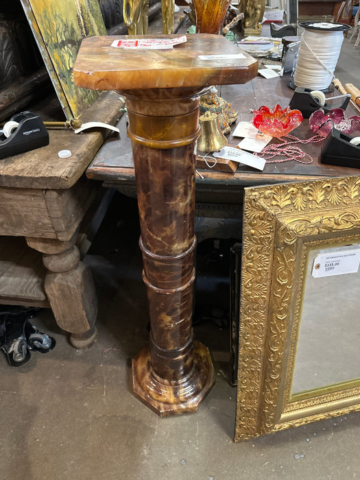 ONYX BROWN PEDESTAL