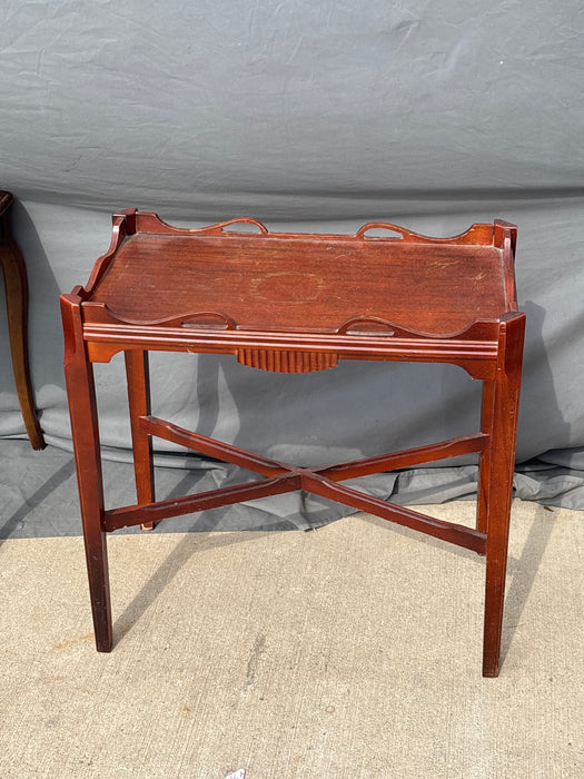 SMALL FEDERAL STYLE SIDE TABLE WITH GALLERY