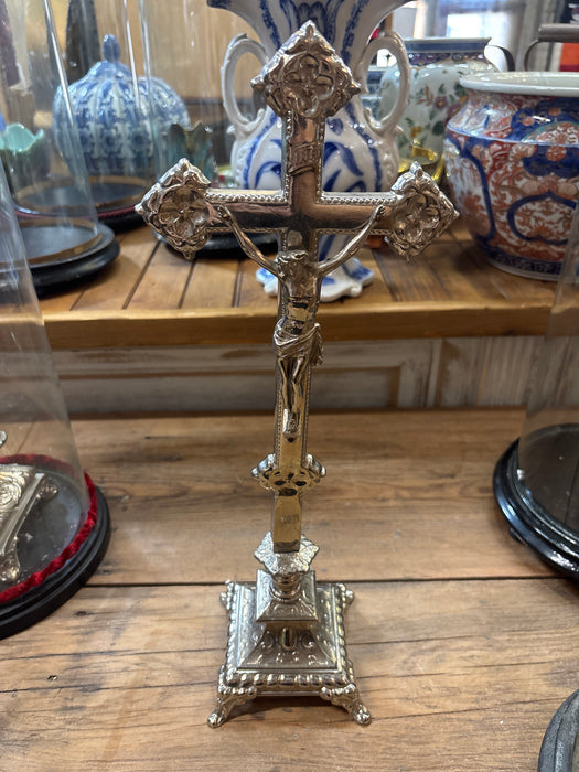 METAL CRUCIFIX WITH FLOWERS UNDER DOME