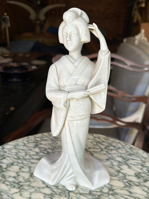 BLANC DE CHIN GEISH GIRL