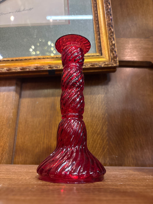 RED GLASS VASE WITH TWIST