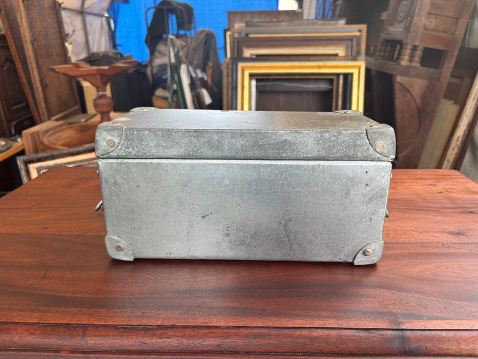 SILVER HANDLED BOX 1 OF 4