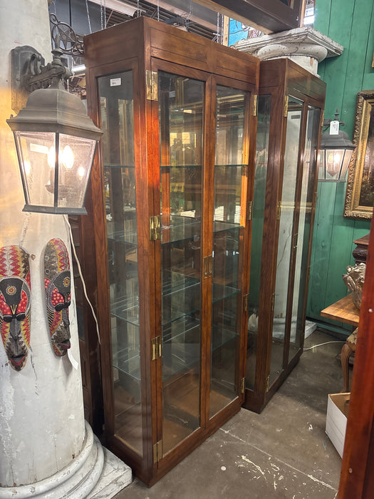 MID CENTURY OAK DISPLAY CASE WITH 4 GLASS SHELVES 1 EACH OF 2