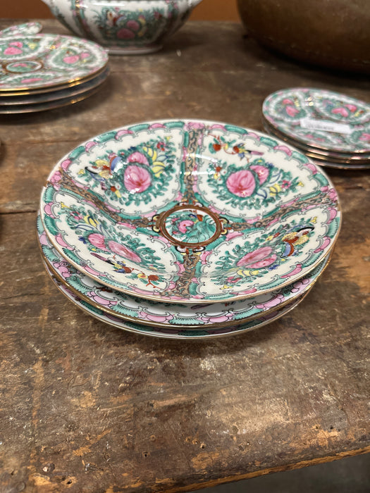 SET OF 4 ROSE FAMILLE CHINA BOWLS