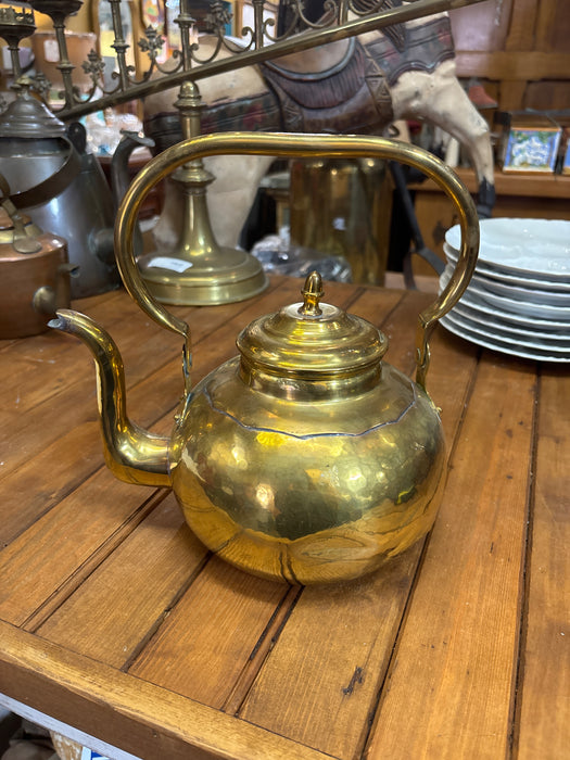 MEDIUM BRASS TEA POT